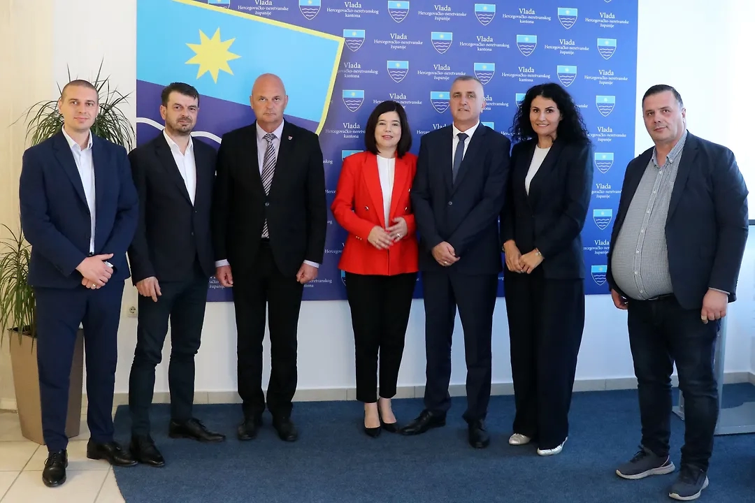 Mostar HNŽ: Potpisani ugovori za obnovu lokalnih prometnica vrijedni 1,65 milijuna KM